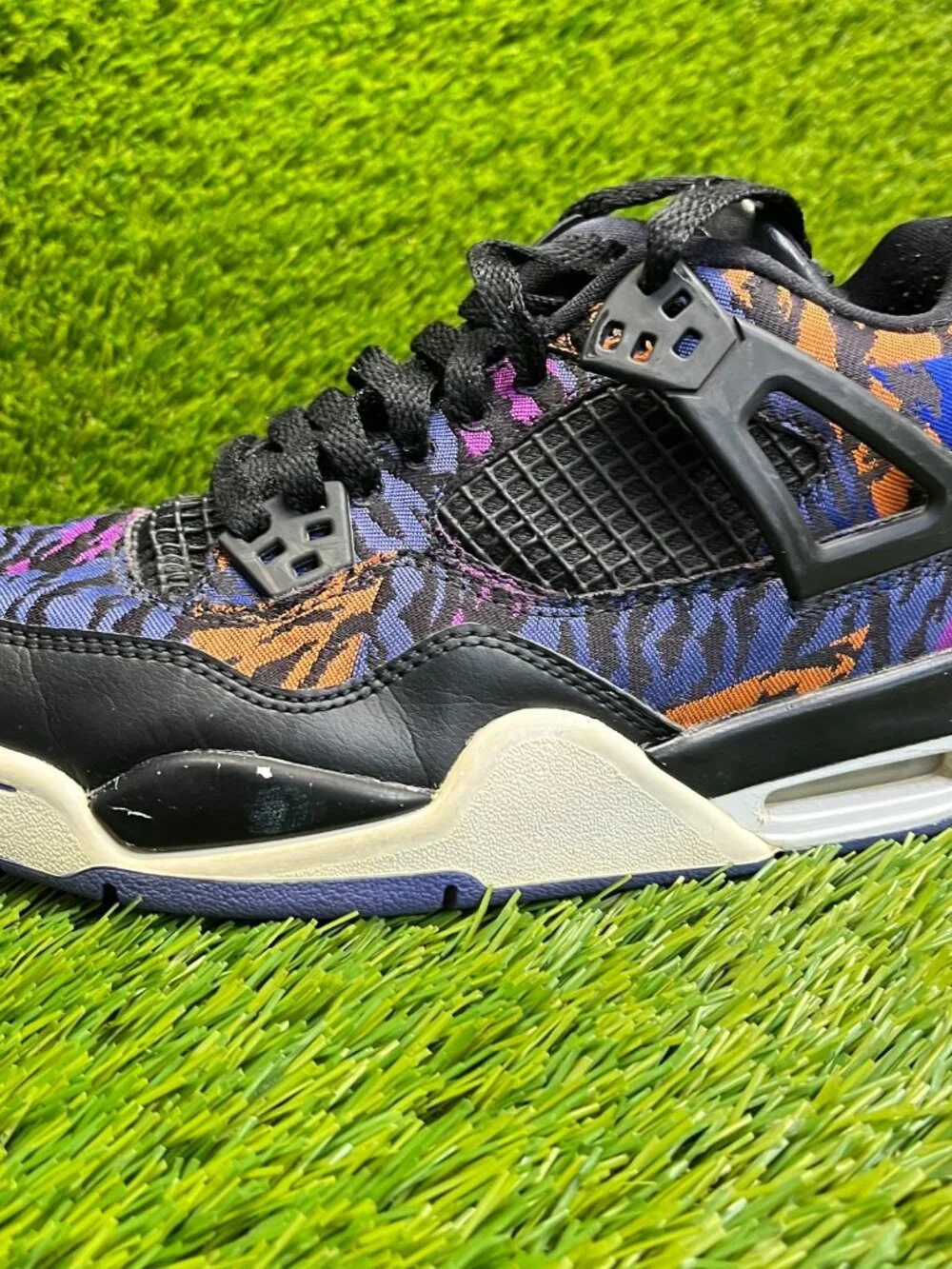 Nike Air Jordan 4‎ Retro SE Boys Size 5.5Y Blue Black Athletic Shoes Sneakers